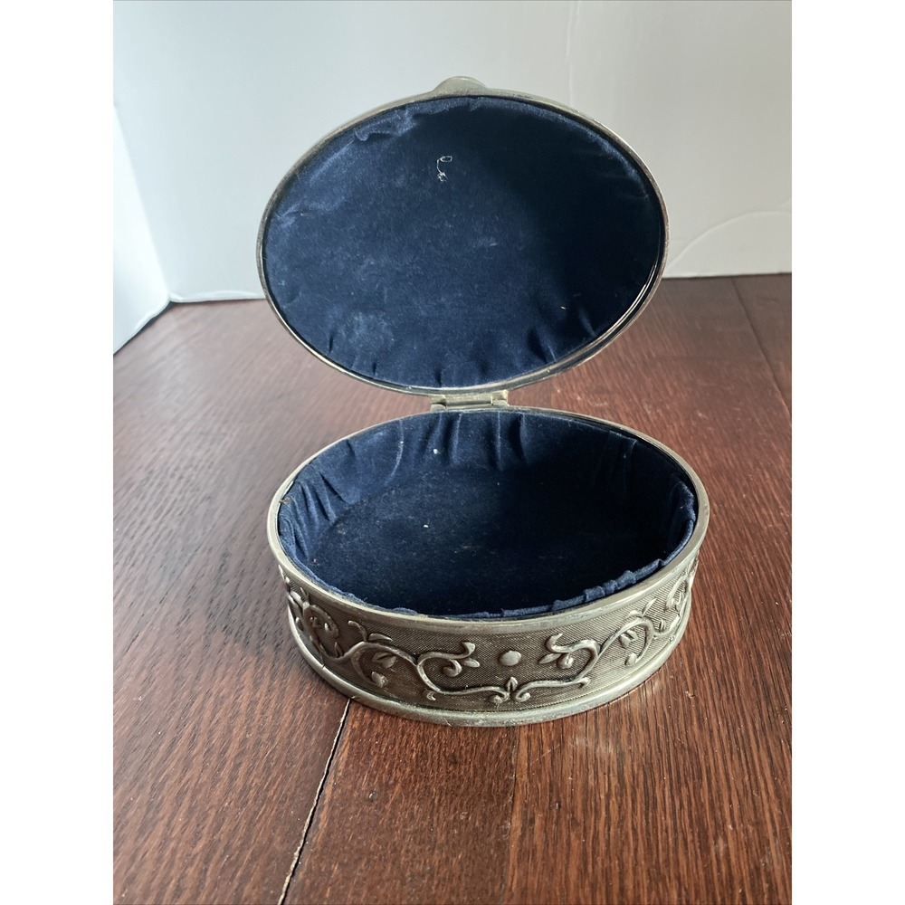 Metal Trinket Box Silver Tone 5x4x2.5 Oval Blue Velvet Lining Floral - Picture 3 of 14